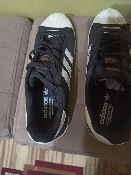 Кроссовки Adidas, и др