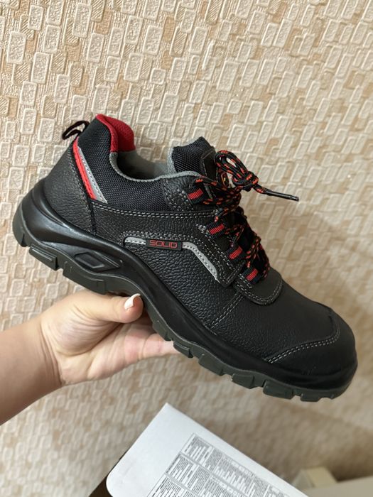 Продам спец.обувь