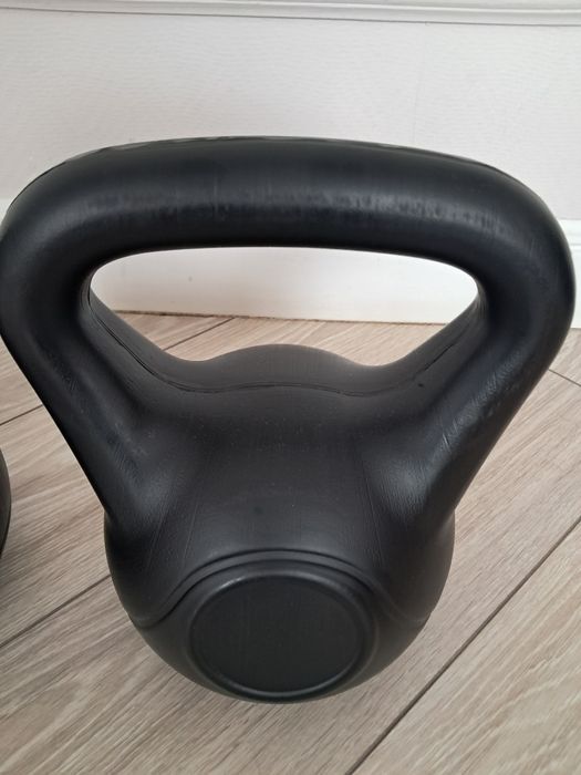 Гири продам 8 кг.