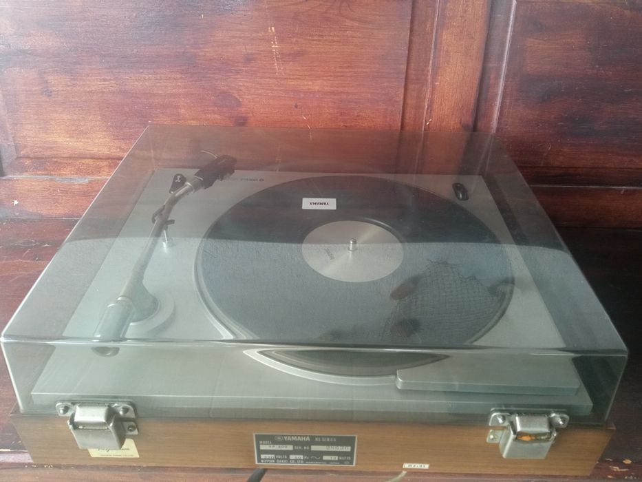 Грамофон Yamaha YP 400