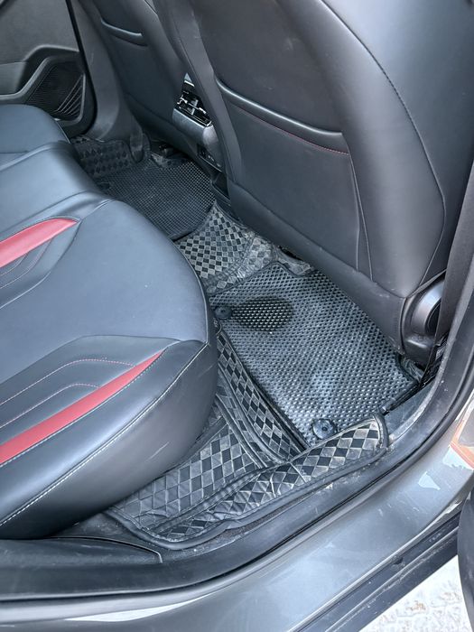 Продам коврики на авто