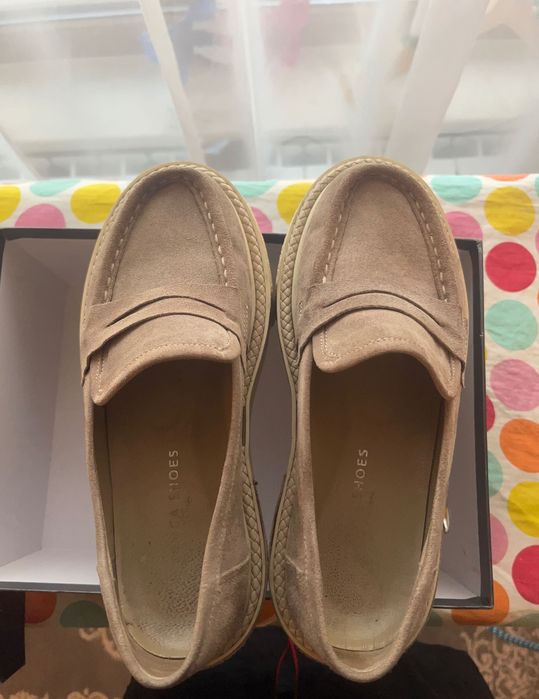 Бежови обувки Естествен велур