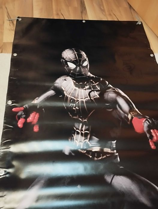 Винил за украси на черния спайдърмен.