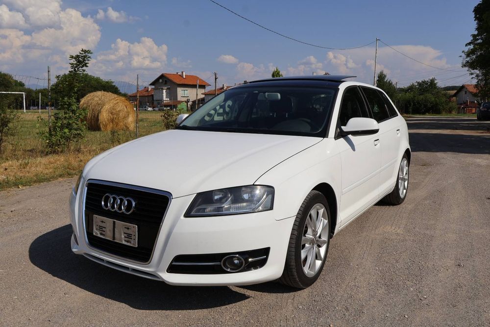 AUDI A3 2.0 170кс. 2011г.  Панорама