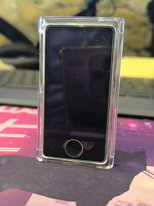 Apple Ipod 7th gen 16GB