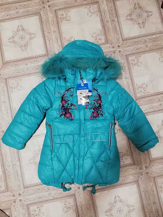 Пальто на зиму девочке.