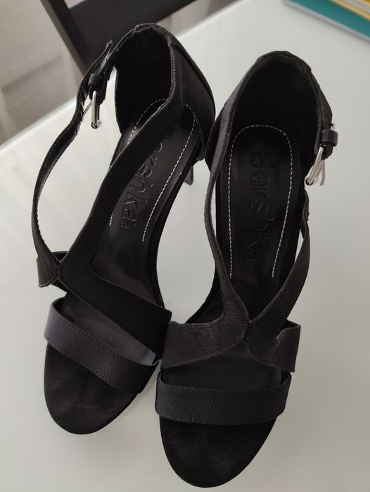 Sandale cu toc Bershka