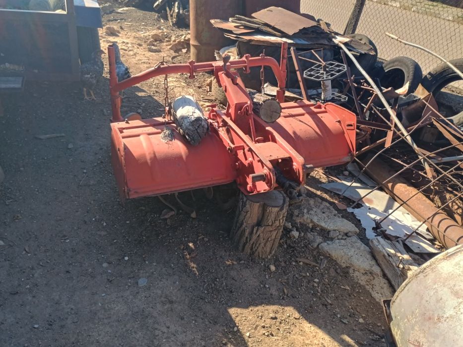 Китайски трактор с фреза