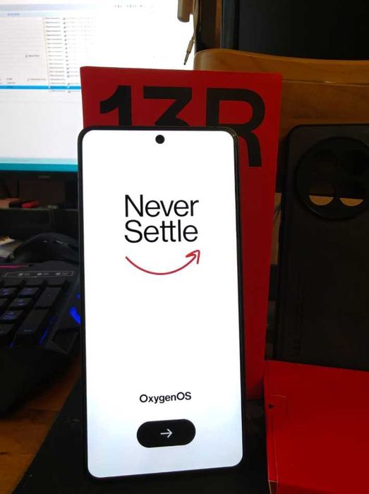 Продам смартфон OnePlus 13R