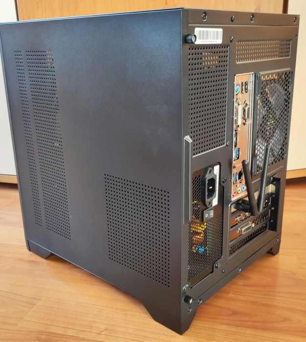 Геймърски Компютър Ryzen 5 3600/ 16gb RАМ/ GTX TITAN X 12GB /512GB SSD