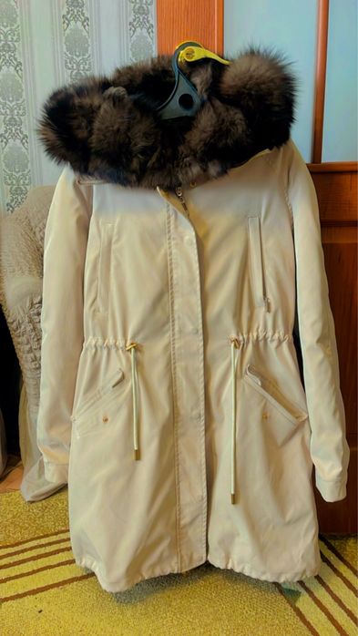 Дорогая парка в красивом цвете