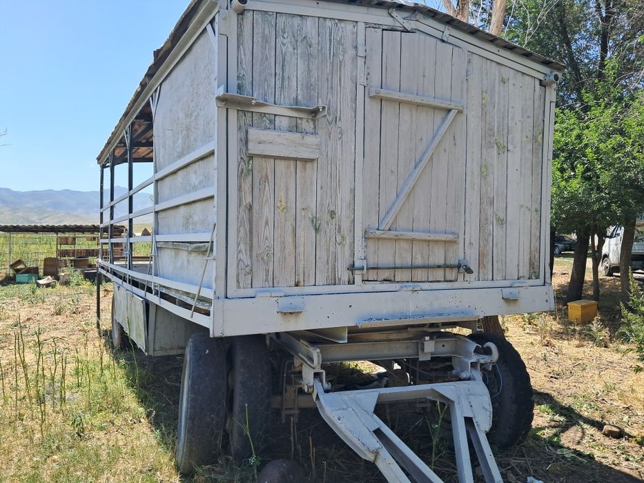 Прицеп пчеловодный