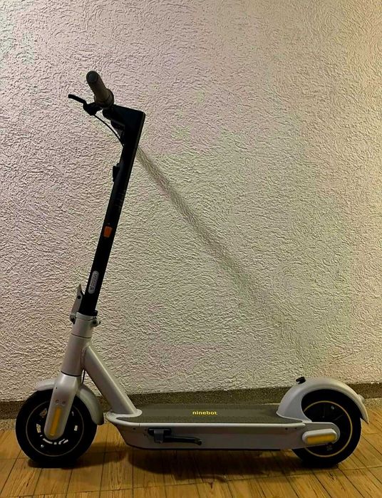 Шикарный электросамокат Ninebot Max G30LP