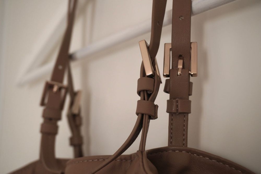 Бежова мека чанта Зара | Beige soft bag Zara