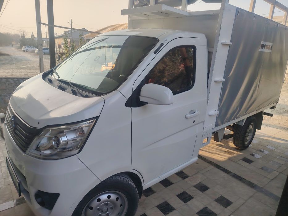 Changan bortli yuk avtomobil
