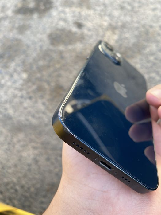 Продам срочно iPhone 13 128