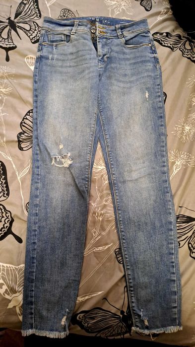 Дамски.   дънкии