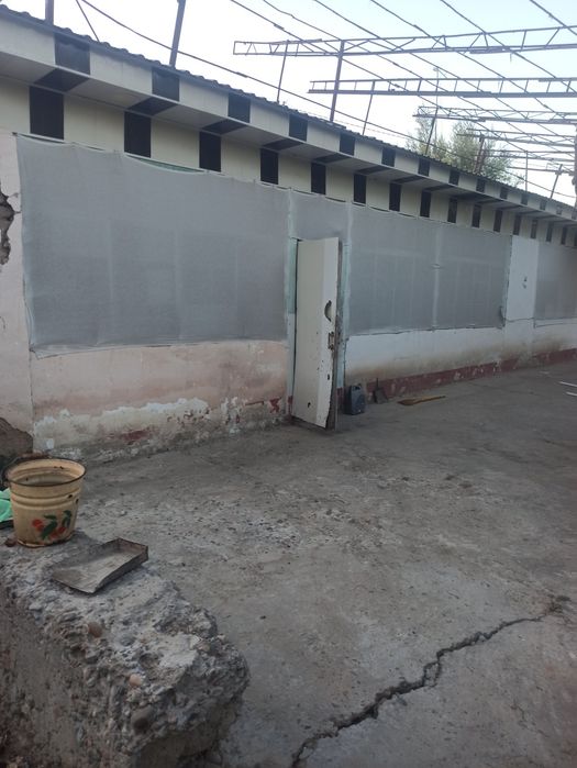 Uy 5 xona 2 ta korpus umumiy 10 xona 10 sotik tomorqa maydon