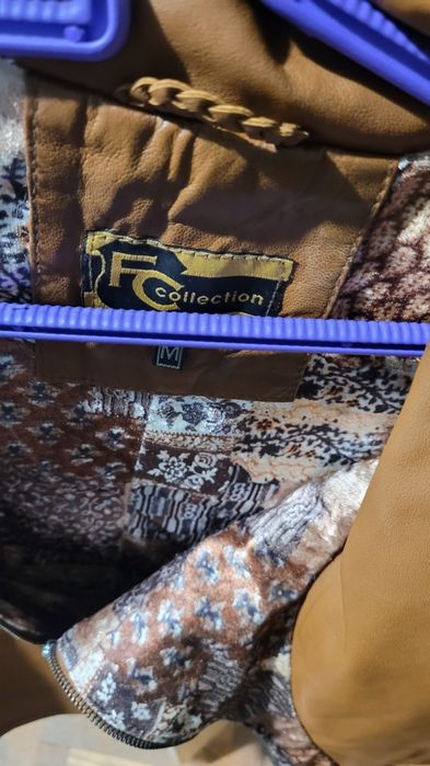 Дамско кожено яке.