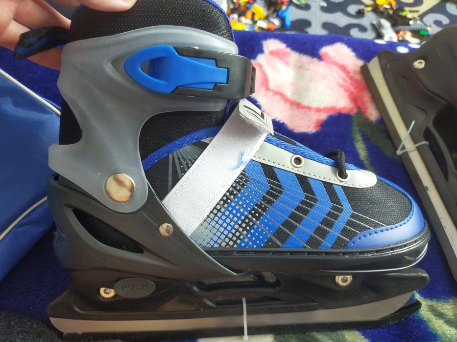 Продам новые коньки.