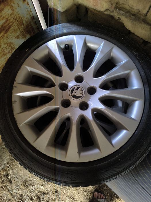 Vând set de jante Laurel 17" originale pentru Skoda Superb 2