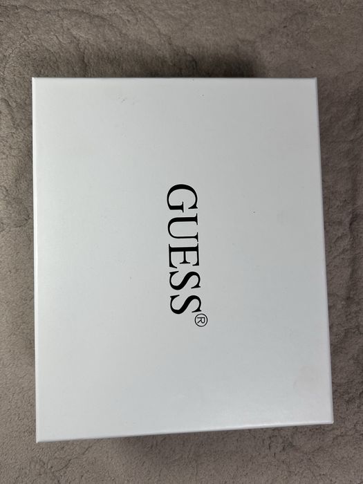 барсетка guess.  .