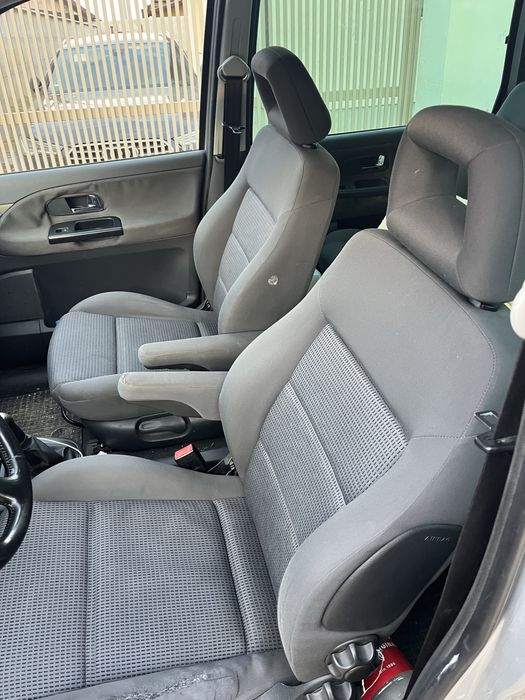 Vand vw sharan 2009 luna 7 business