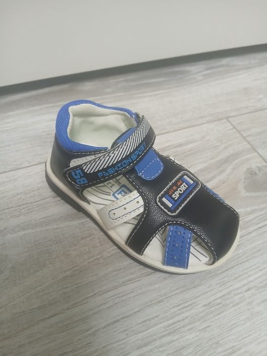 Детская одежда и обувь