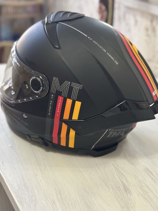 каска MT Thunder 4