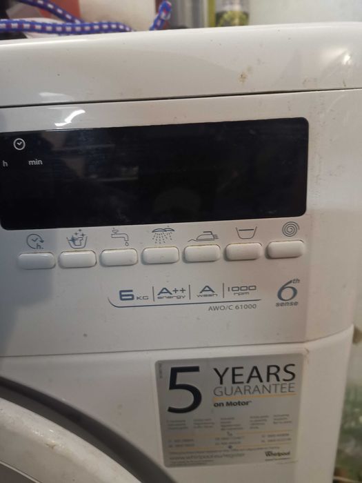 Продавам пералня Whirpool за части