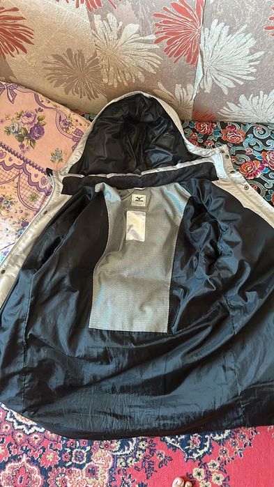 Продам куртку мизуно оригинал