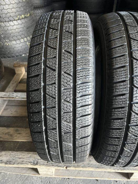 2 anvelope iarna 205/65/16C Pirelli 8 mm!