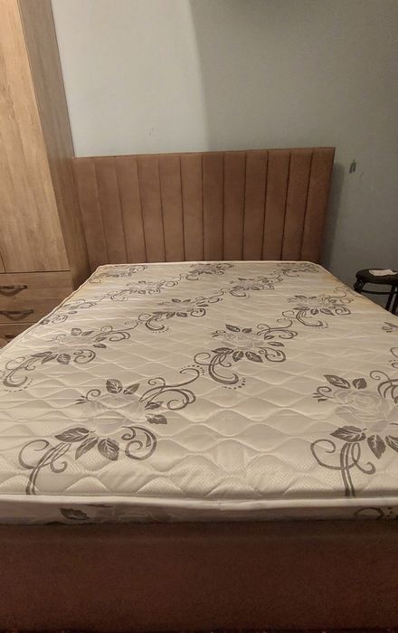 кровать без матраса 160*200