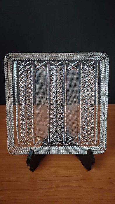 2 квадратни кристални плата ръчно гравирани