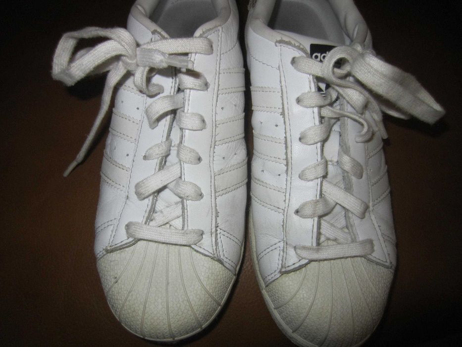 Adidas Superstar  masura 39,3 ( US-7,5/CM-24,5) stare f.buna.