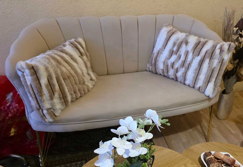 Диванче със столчета