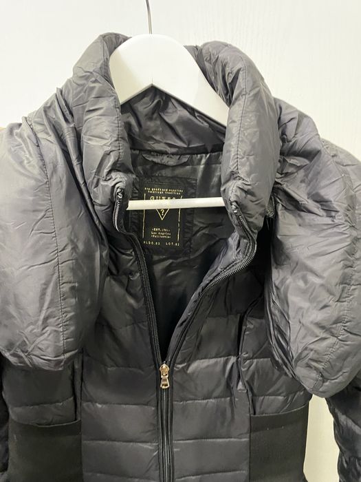 Зимно дълго яке на Guess