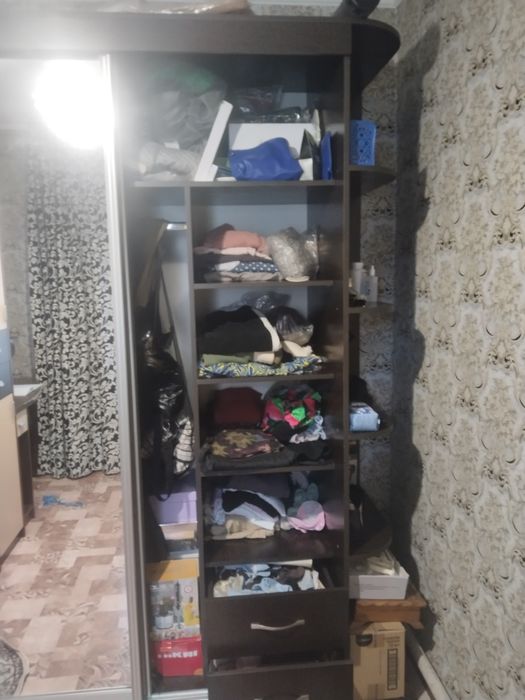 Продам шкафы плательные