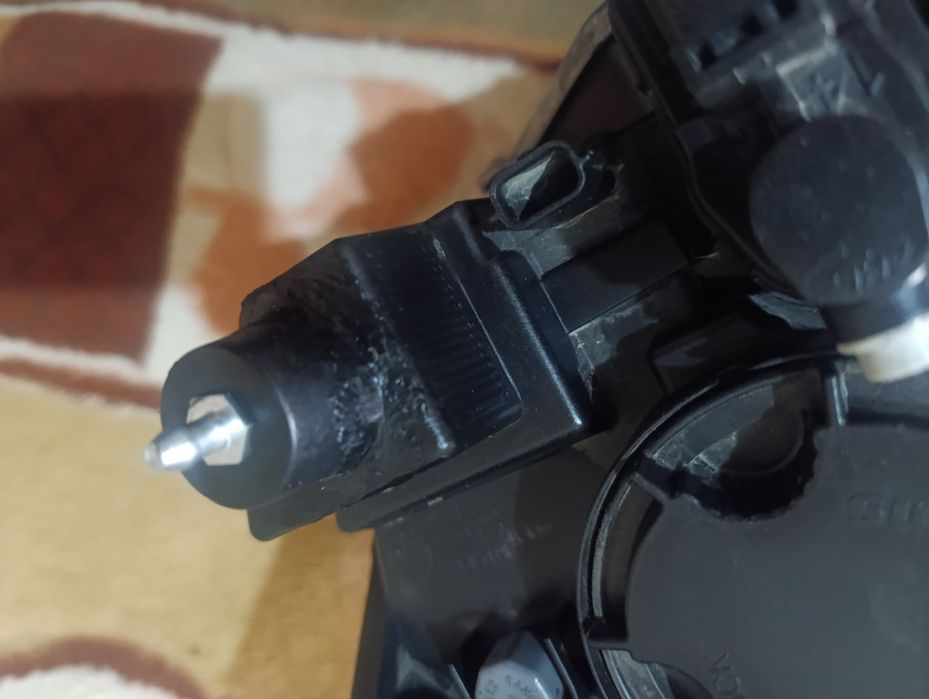 Фара на ssangyong rexton 2