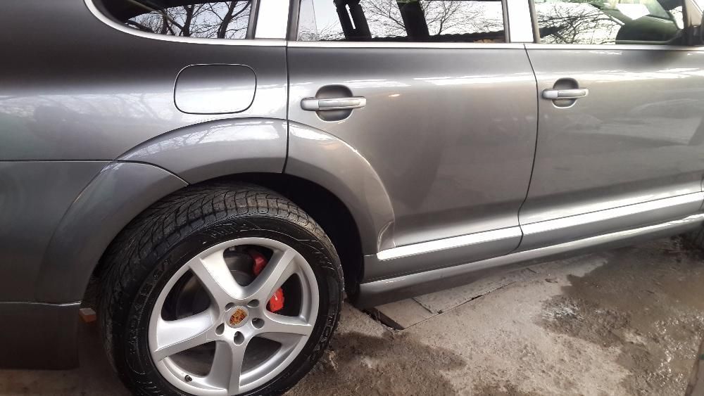 Продам бампер на Порш Кайенн