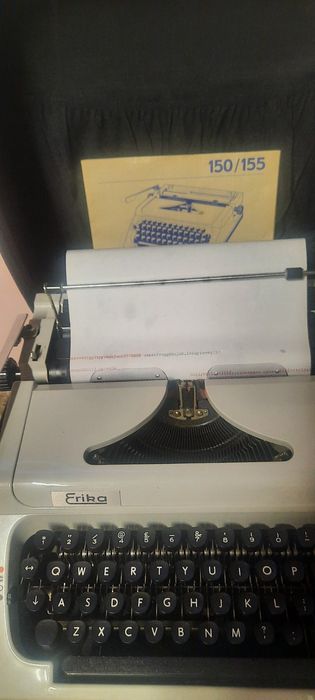 Mașină de scris Erika  impecabilă