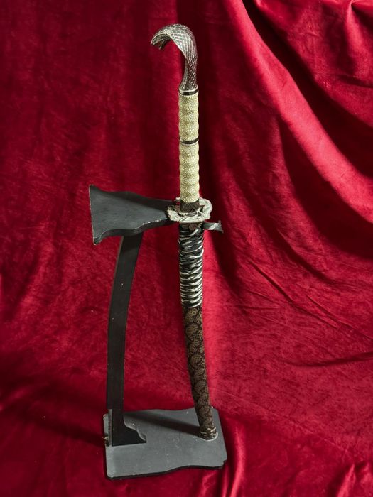 Сувенирный меч с подставкой