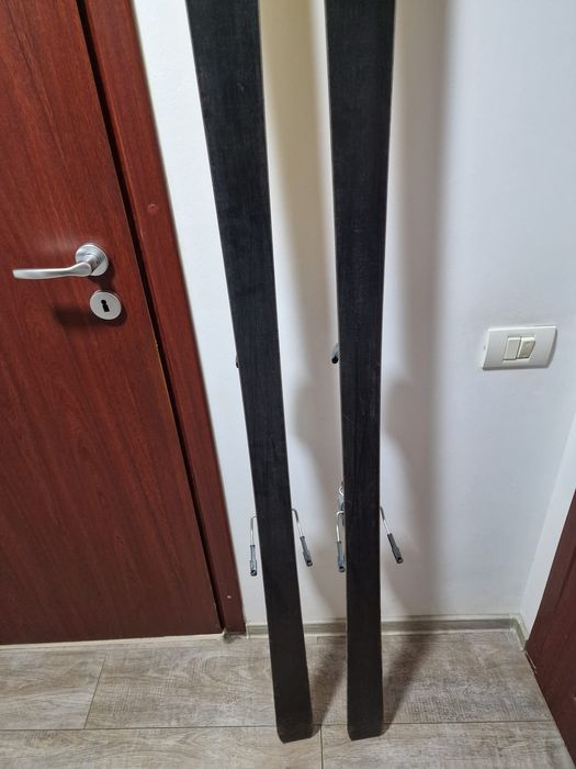 Skiuri Dynastar serie outled 7, T 186, made in France, puțin folosite