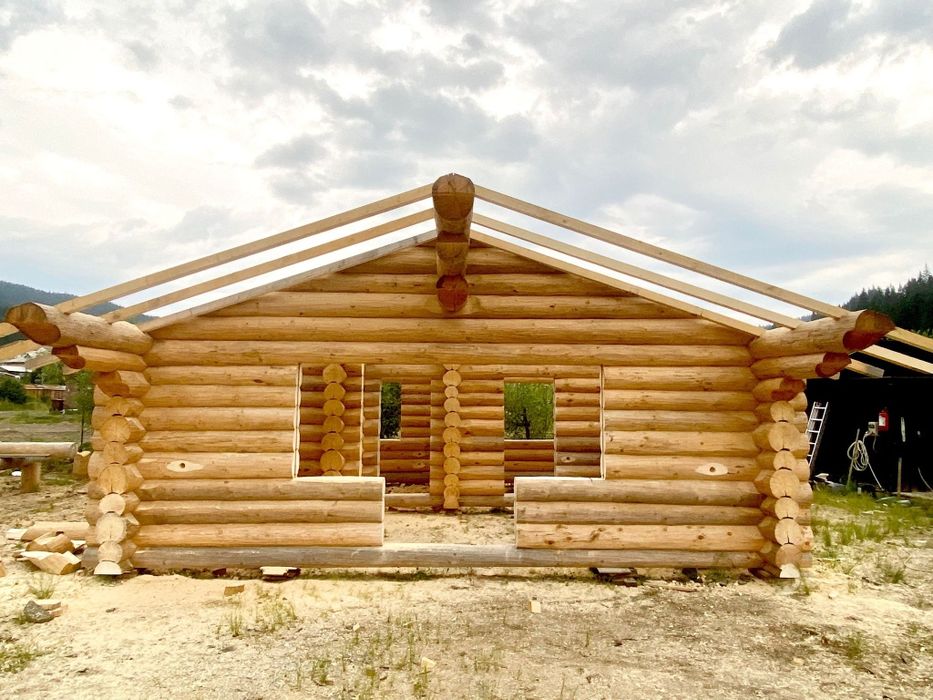 Case cabane lemn rotund (bușteni)