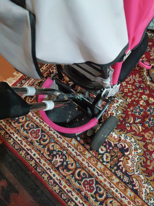 Продаю корейскую велоколяску для детей  в отличном состоянии 600000 су