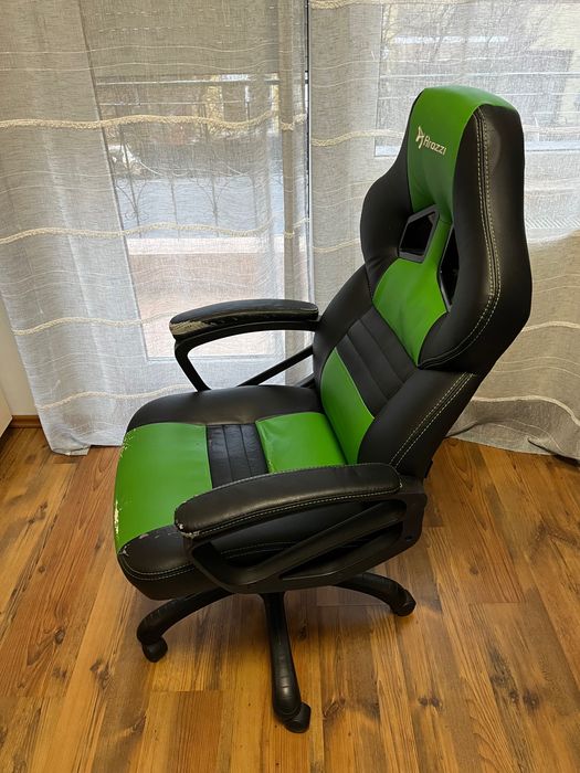 Vand scaun gaming Arozzi negru/verde