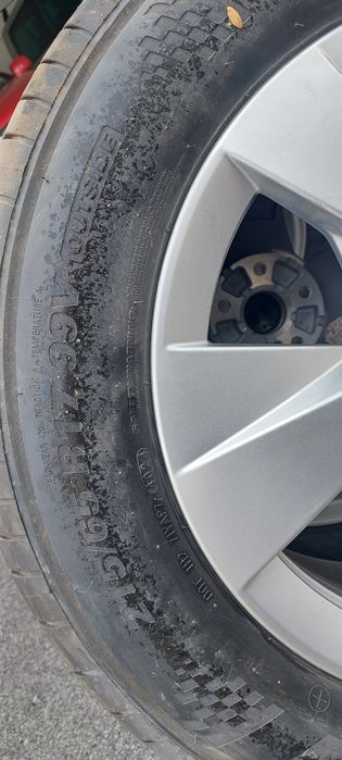 Продавам чисто нови джанти с гуми оригинални за Шкода
