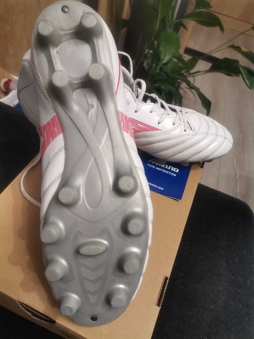 Футболни бутонки