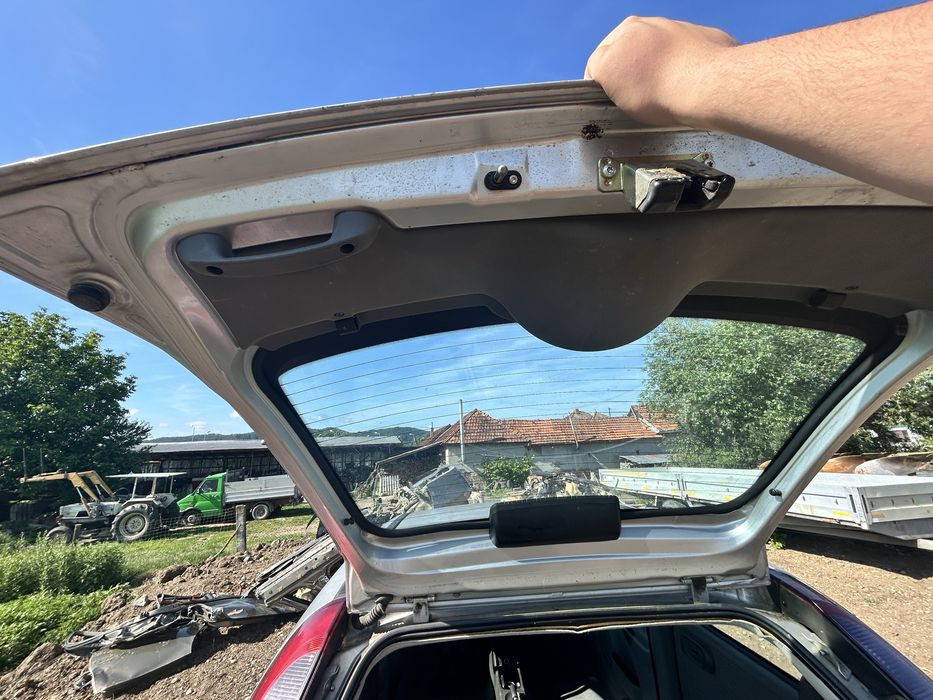 Vand Opel Corsa intreaga sau la dezmembrari motor Z10XE