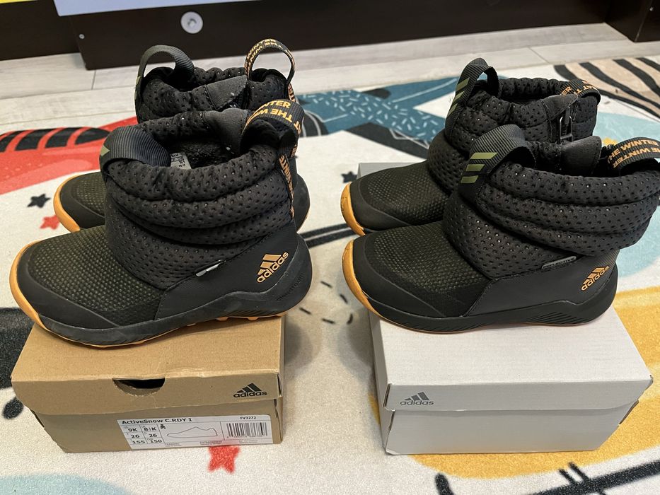 Ботуши Адидас номер 26 и 28